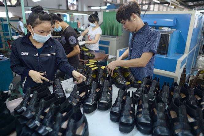 Vận chuyển giày dép đi Mỹ